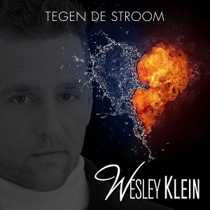 TEGEN DE STROOM