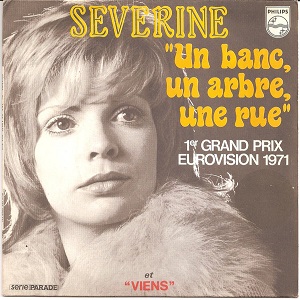UN BANC, UN ARBE, UNE RUE